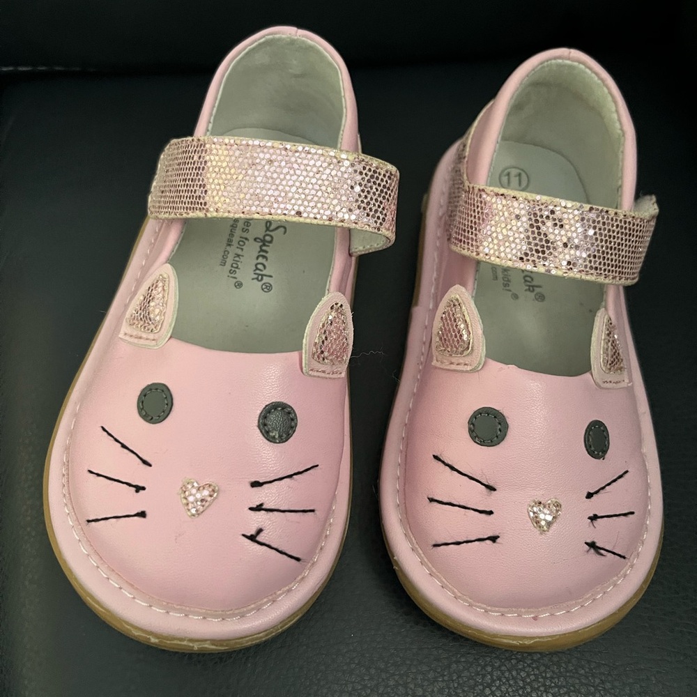 Wee Squeaks Kitty shoes.Size kid 11. Light pink.  Sf/pet friendly home.Like new.